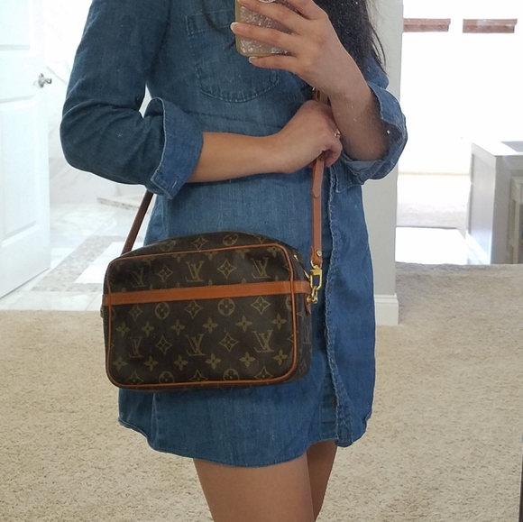 COPY - 💕CUTE Authentic LV Crossbody/Clutch/Shoulder Bag - Picture 3 of 16